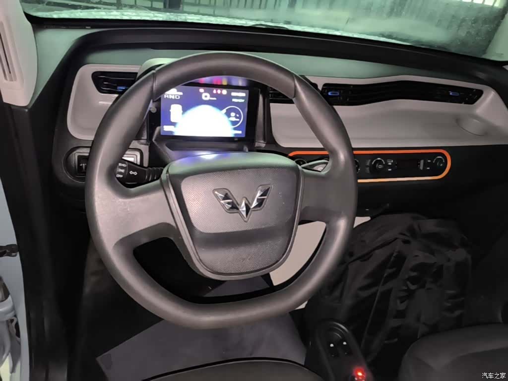 Wuling MINIEV, 2021 11