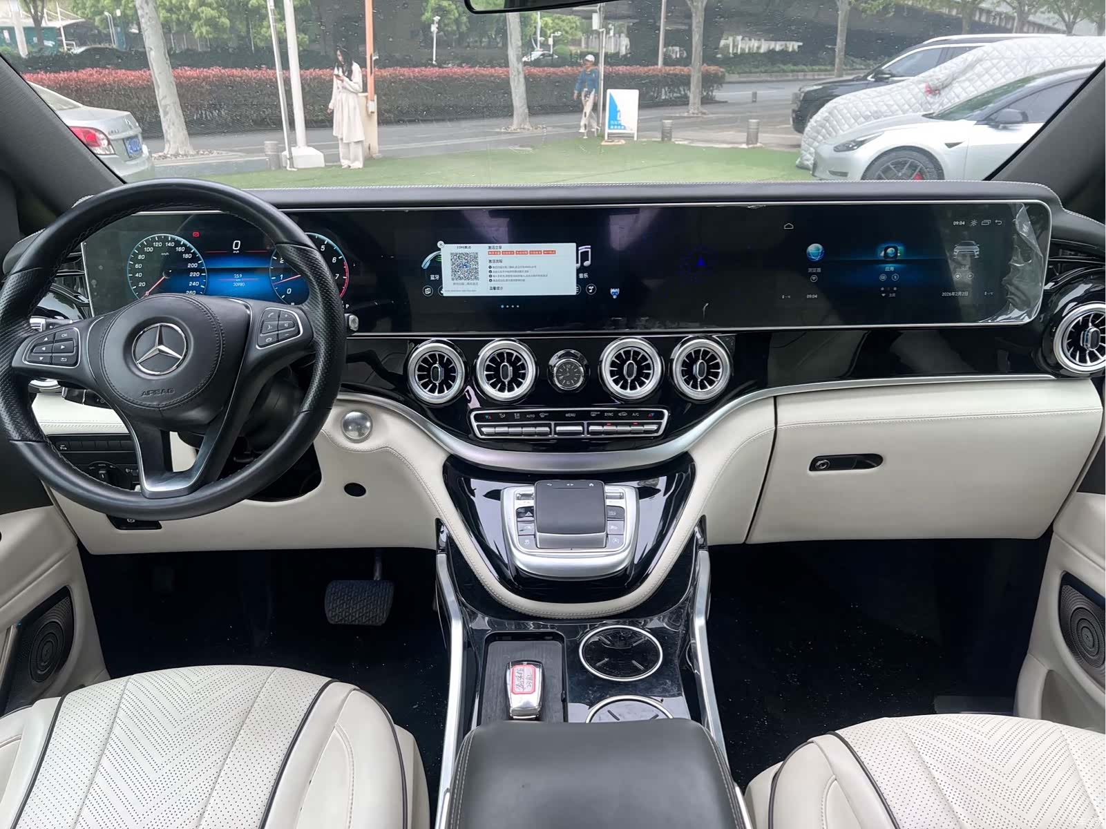 Mercedes-Benz 7, 2024 3