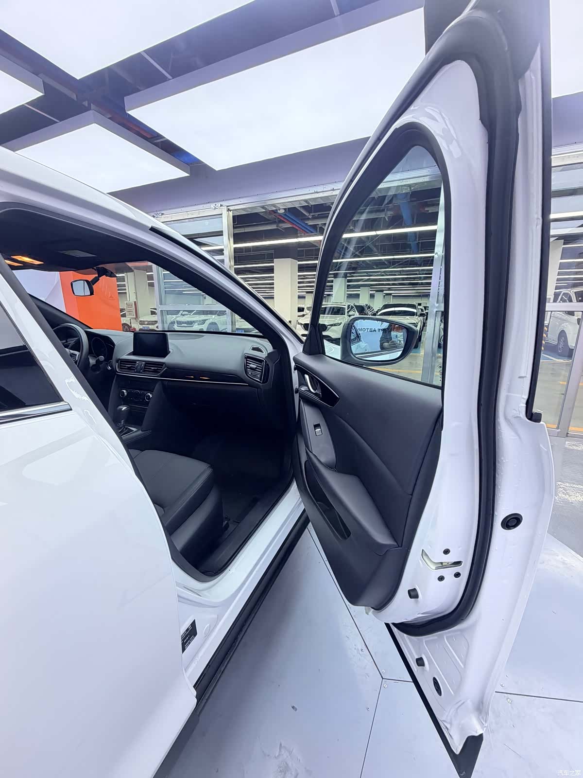 Mazda CX-4, 2023 17
