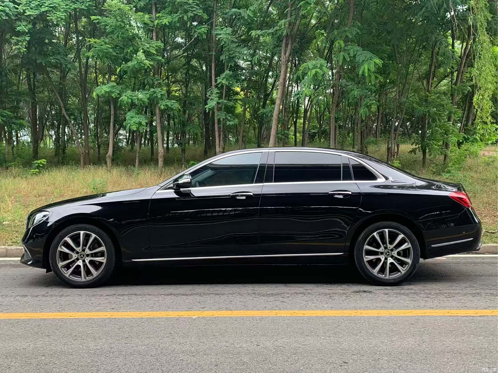 Mercedes-Benz E-Class, 2019 3