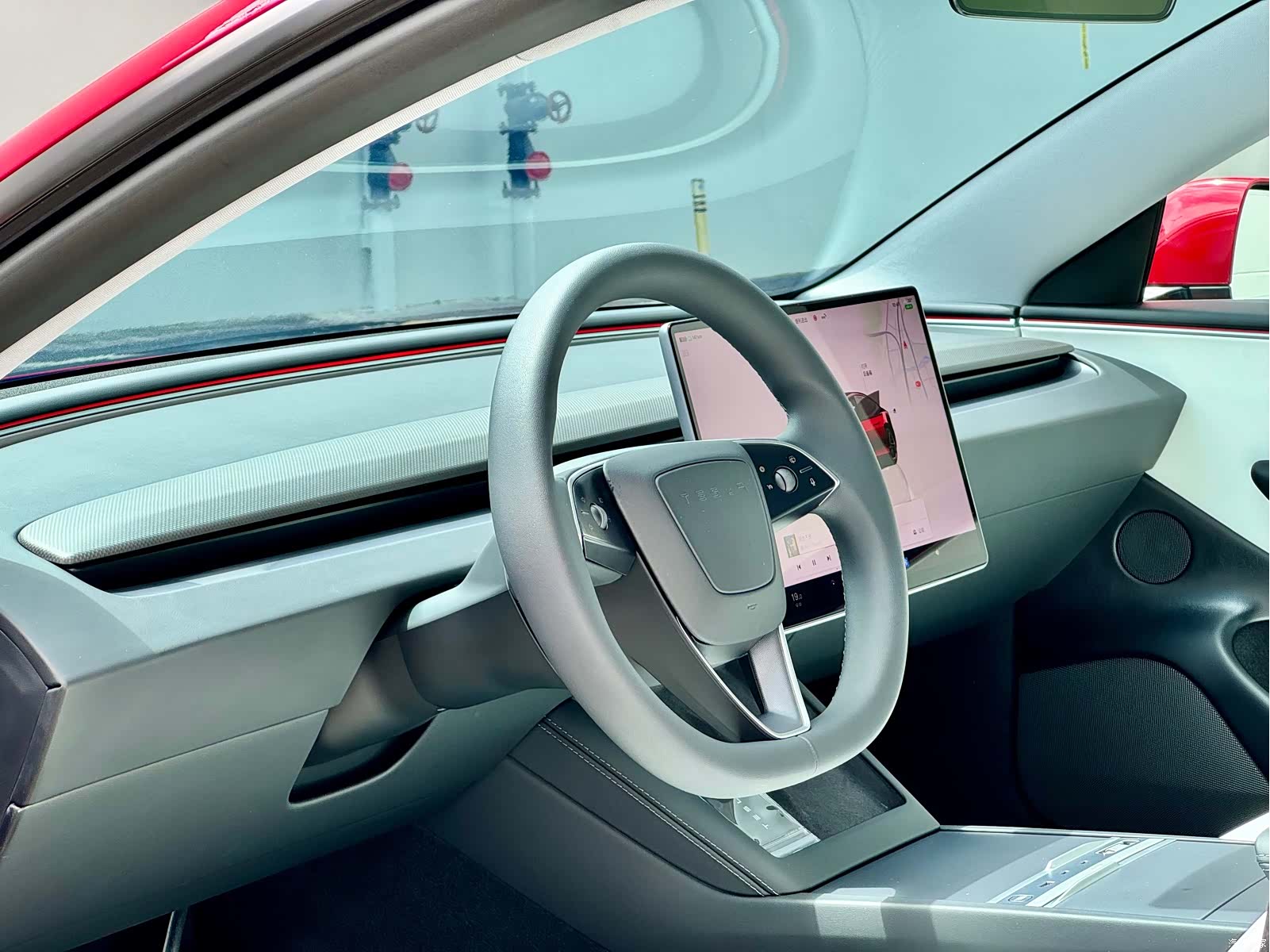 Tesla Model 3, 2025 7