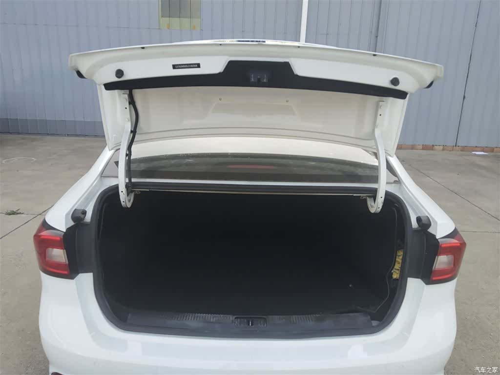 Roewe i5, 2020 15