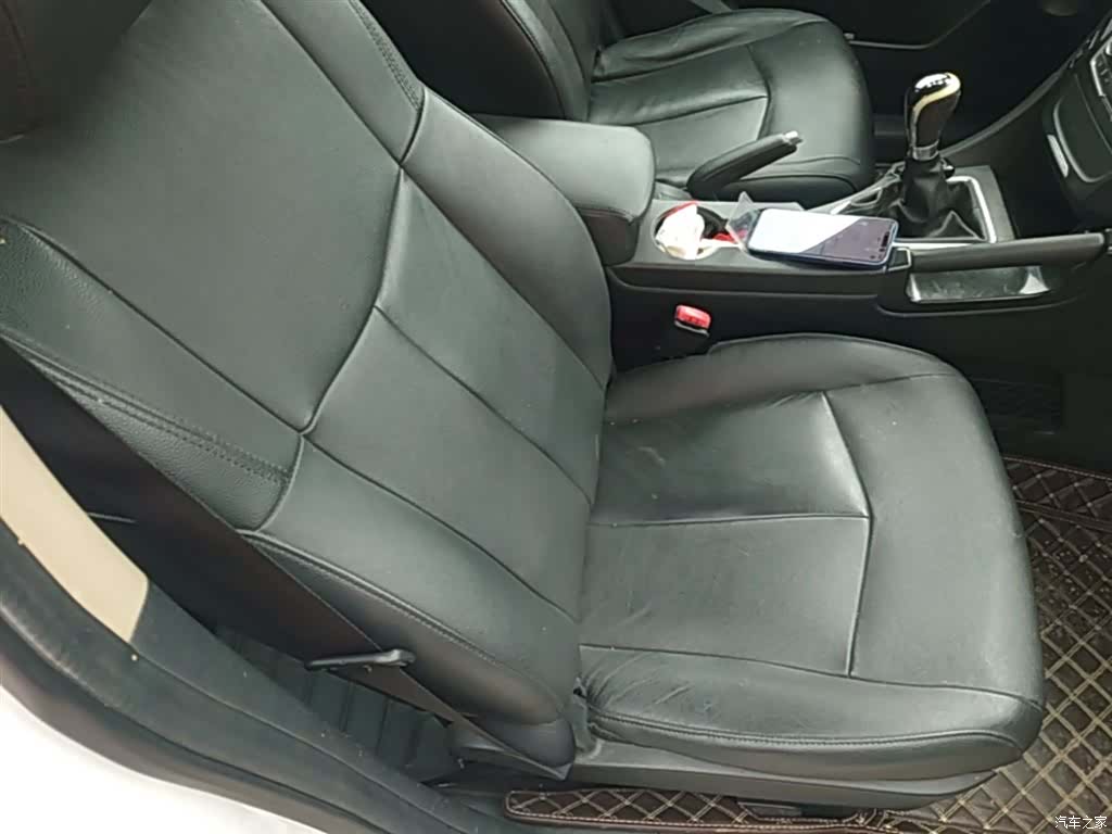 DongFeng AX7, 2015 25