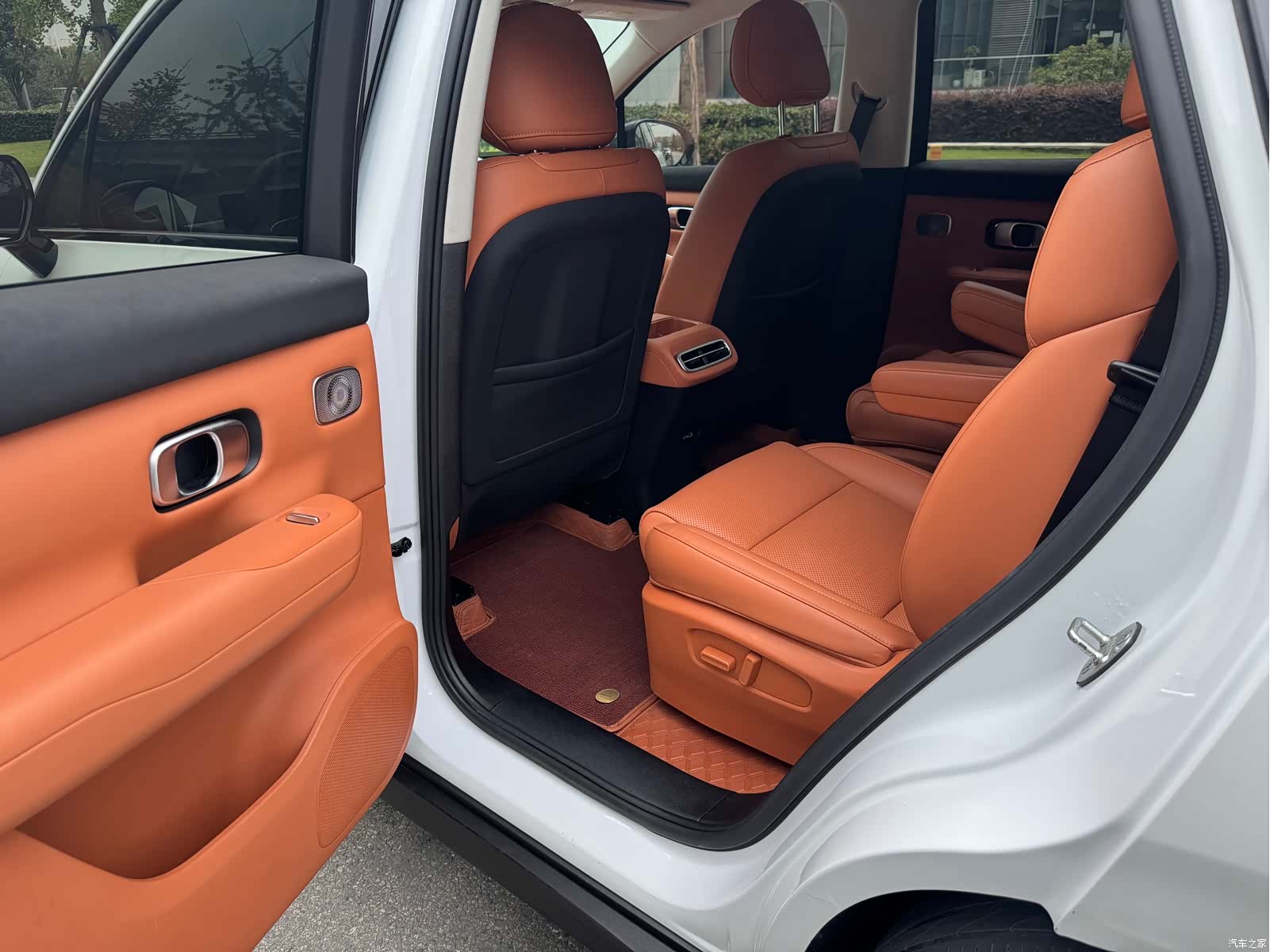Leapmotor C16, 2025 все фото