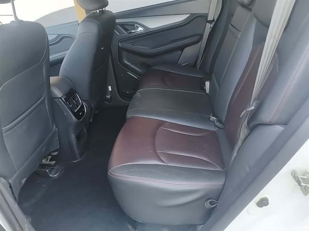 Wuling 560, 2017 17