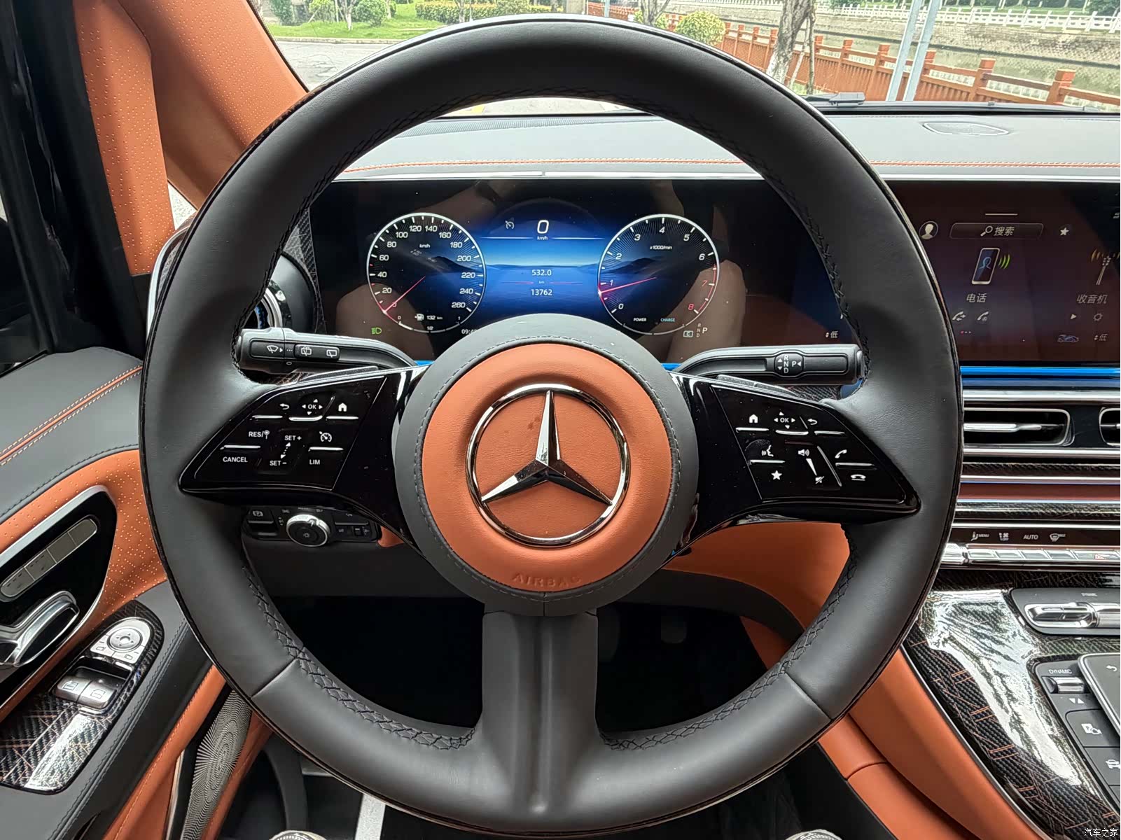 Mercedes-Benz 7, 2025 22