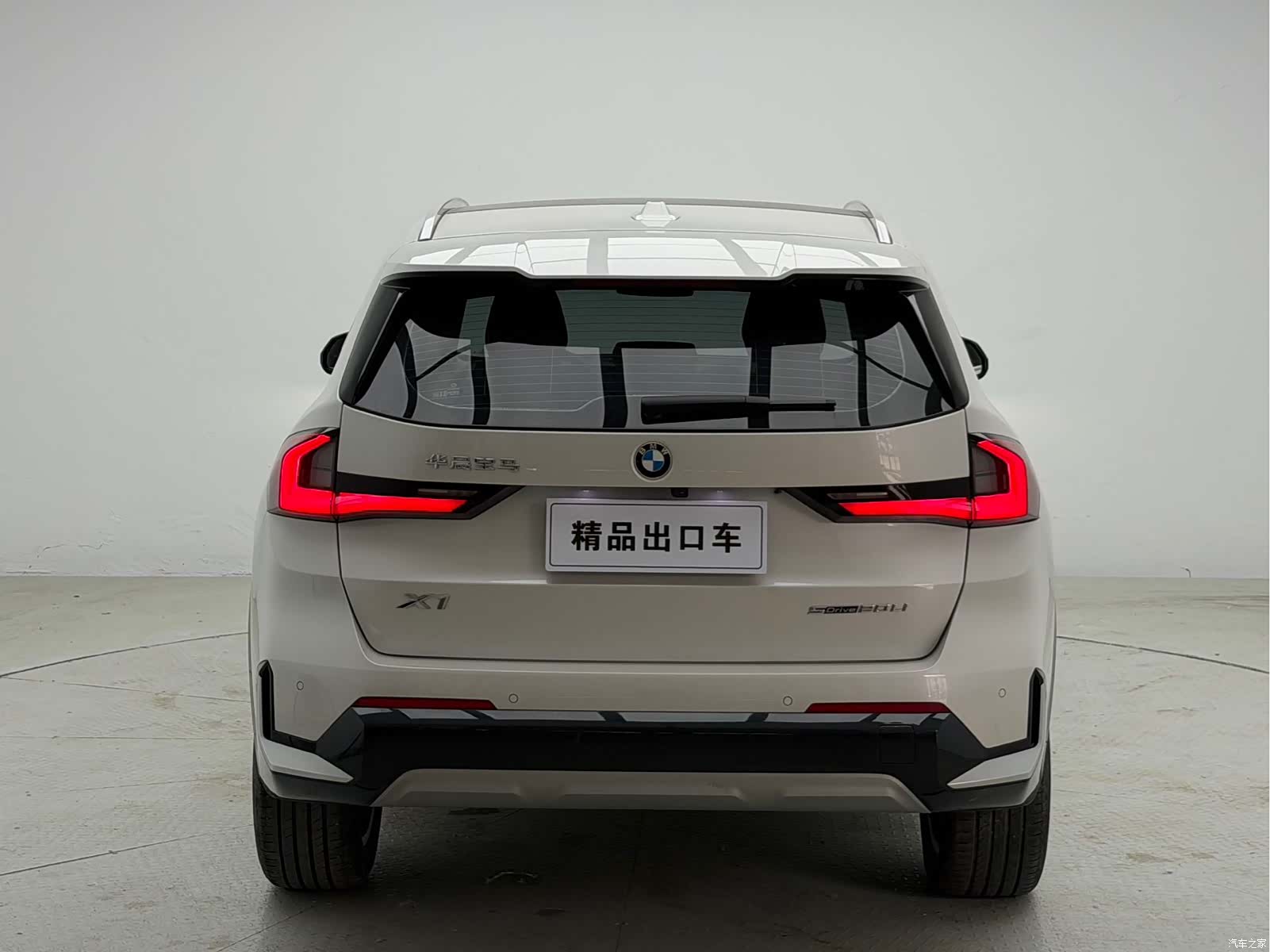 BMW X1, 2023 все фото