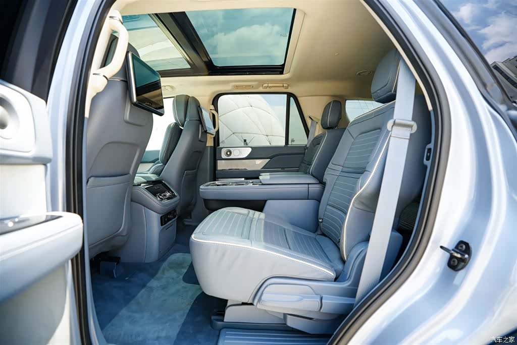 Lincoln Navigator, 2019 12