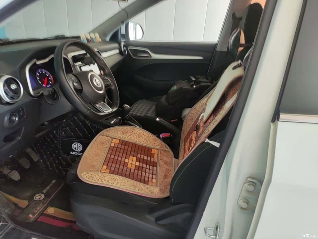 MG ZS, 2018 15