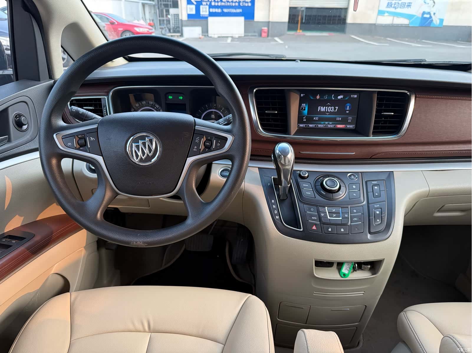 Buick GL8, 2018 7