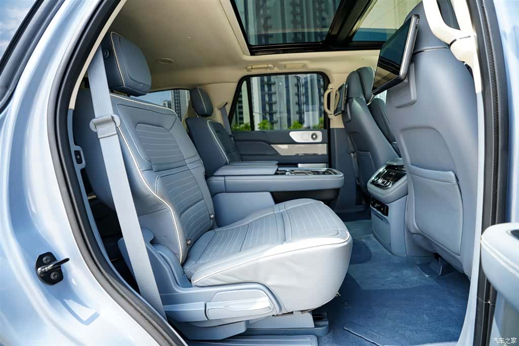 Lincoln Navigator, 2019 13