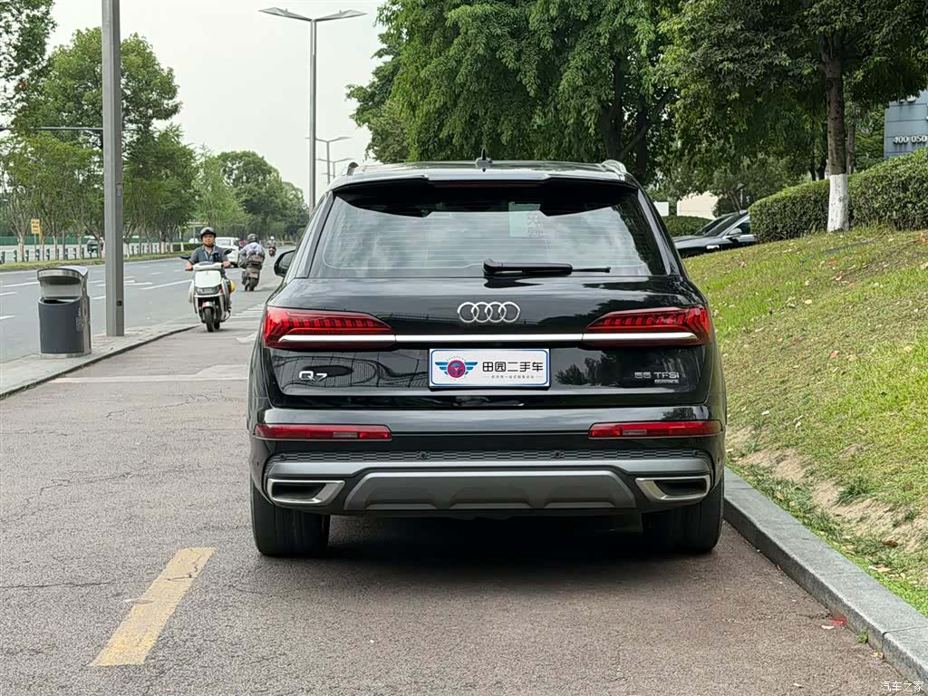 Audi Q7, 2024 все фото