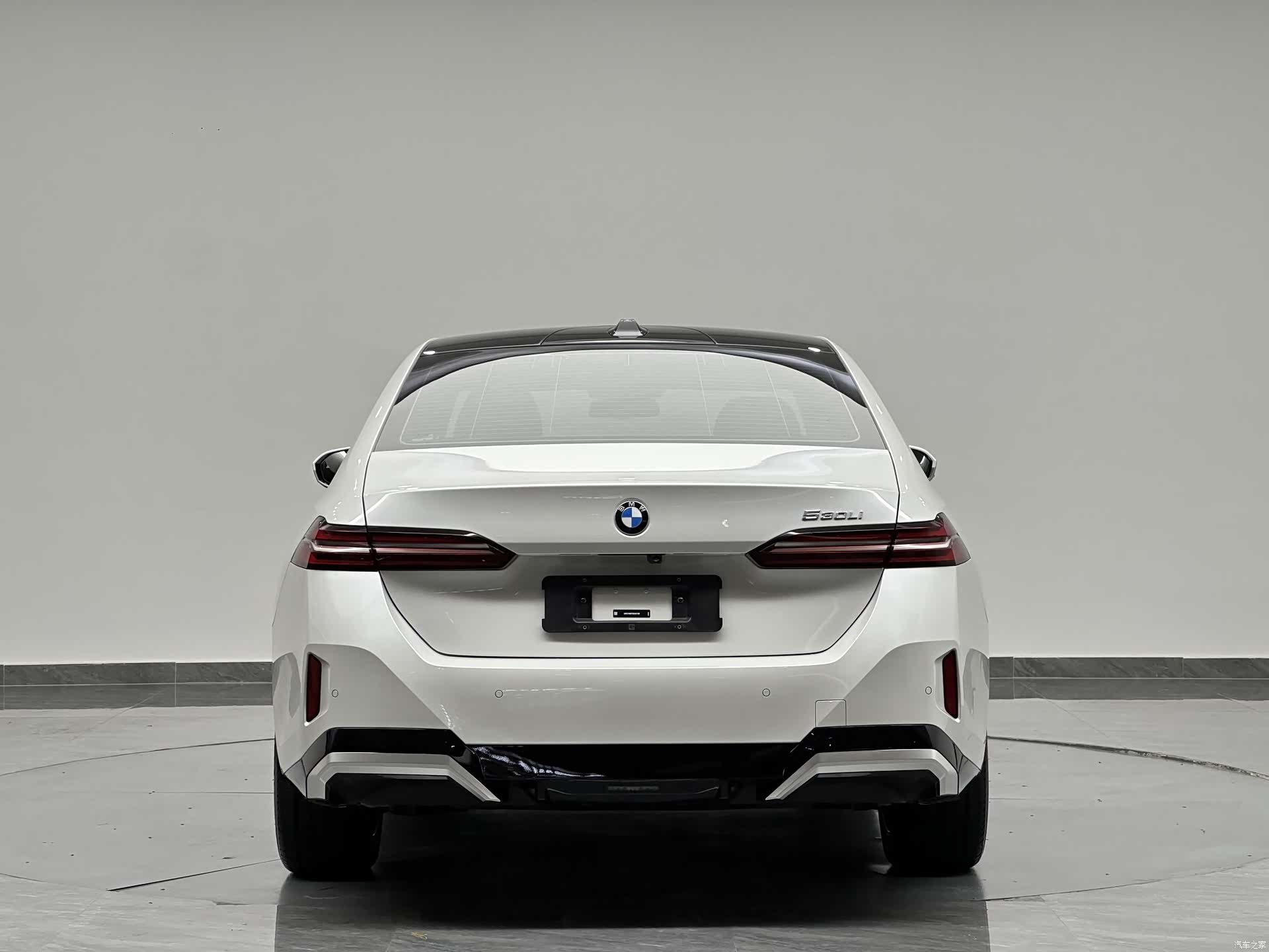 BMW 5 Series, 2025 7