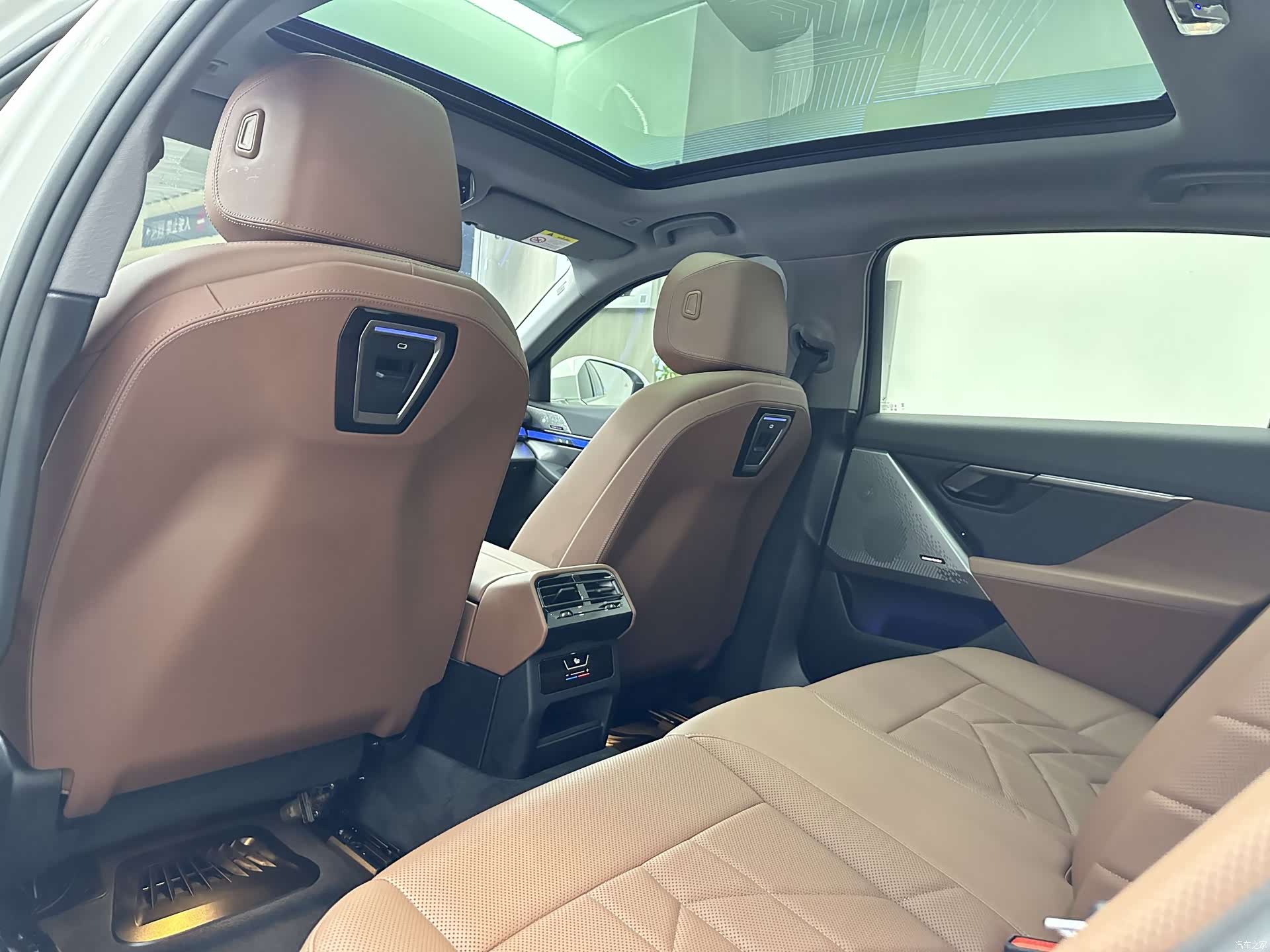 BMW 5 Series, 2025 13