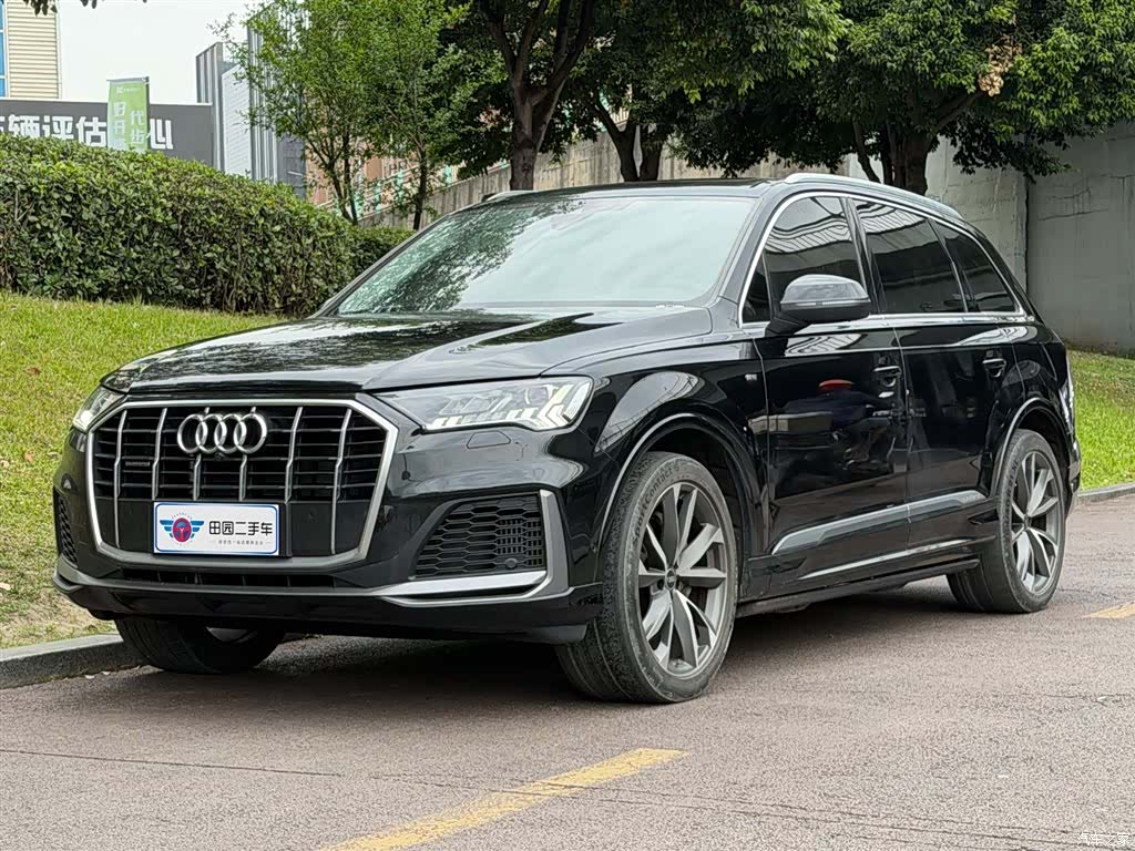 Audi Q7, 2024 1