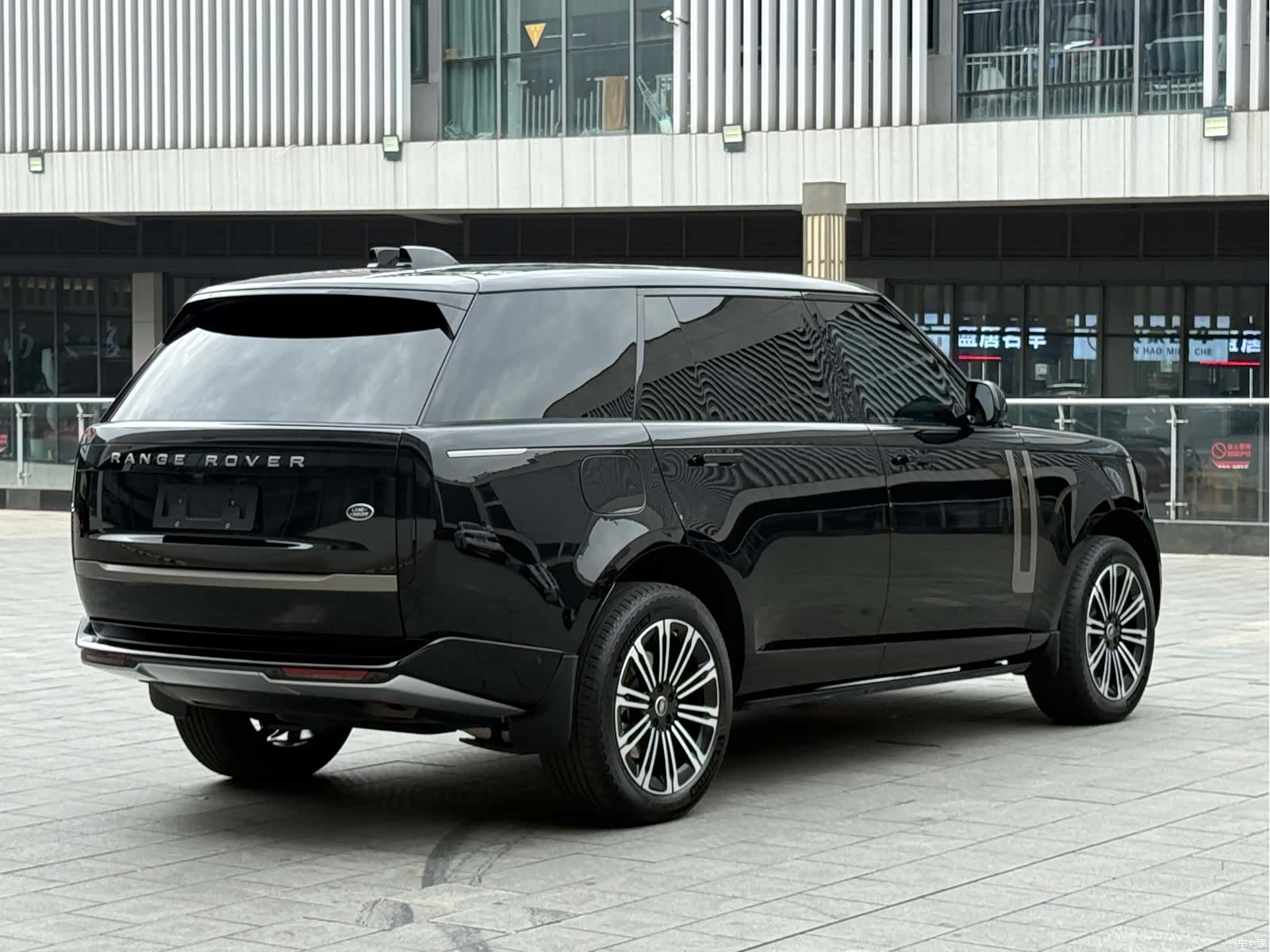 Land Rover Range Rover, 2023 все фото