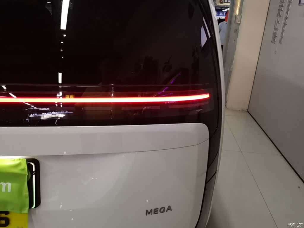 Li Auto MEGA, 2025 8
