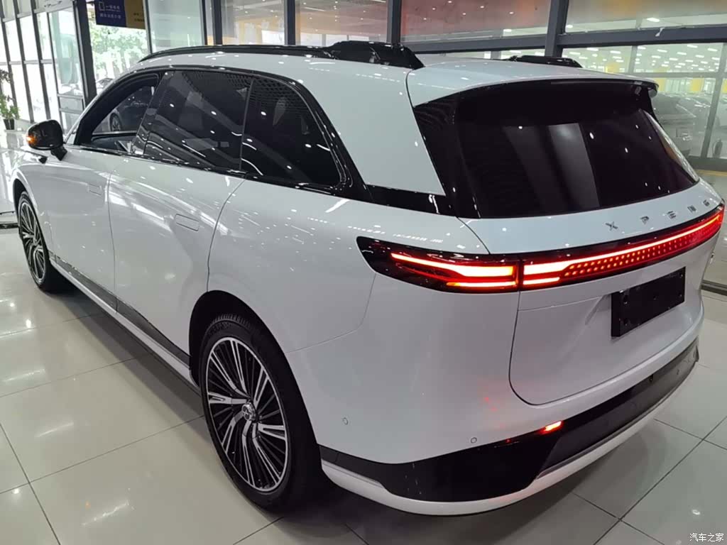 Xpeng G9, 2023 все фото