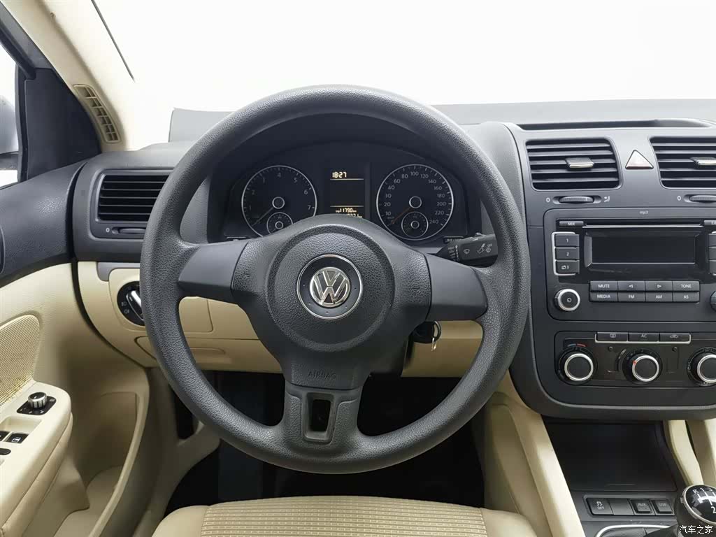 Volkswagen Sagitar, 2011 11