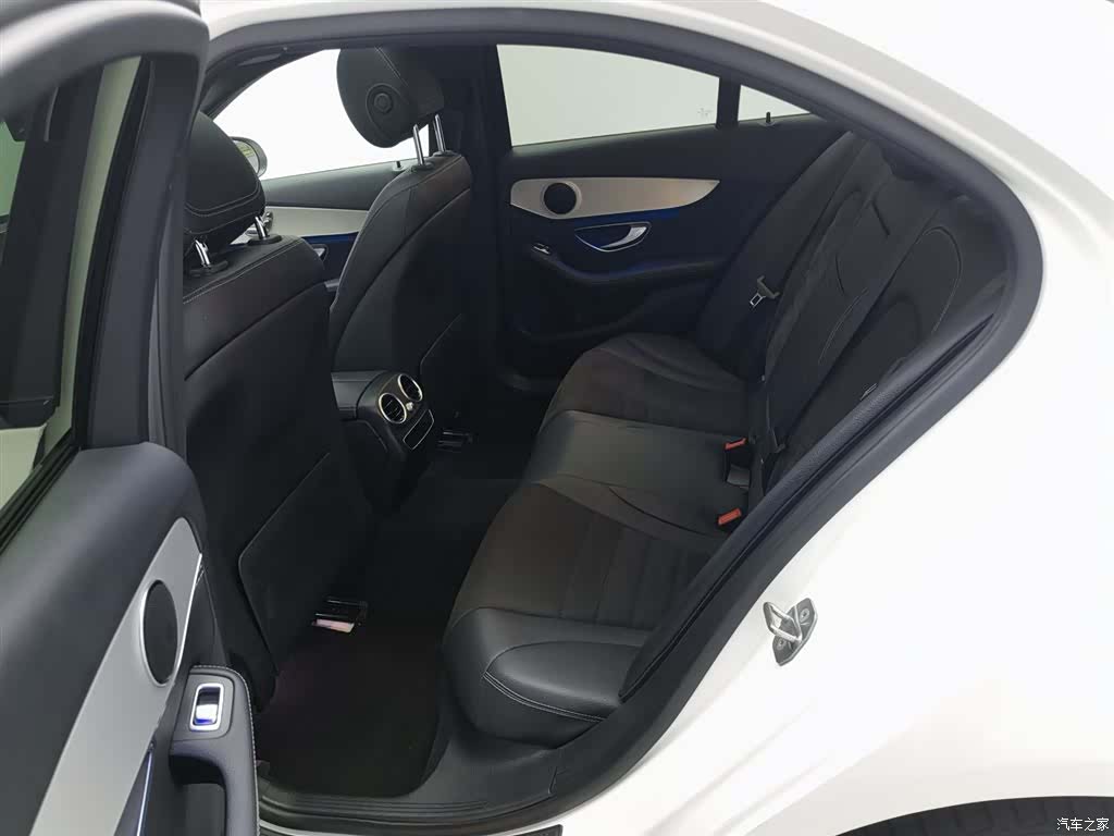 Mercedes-Benz C-Class, 2020 15