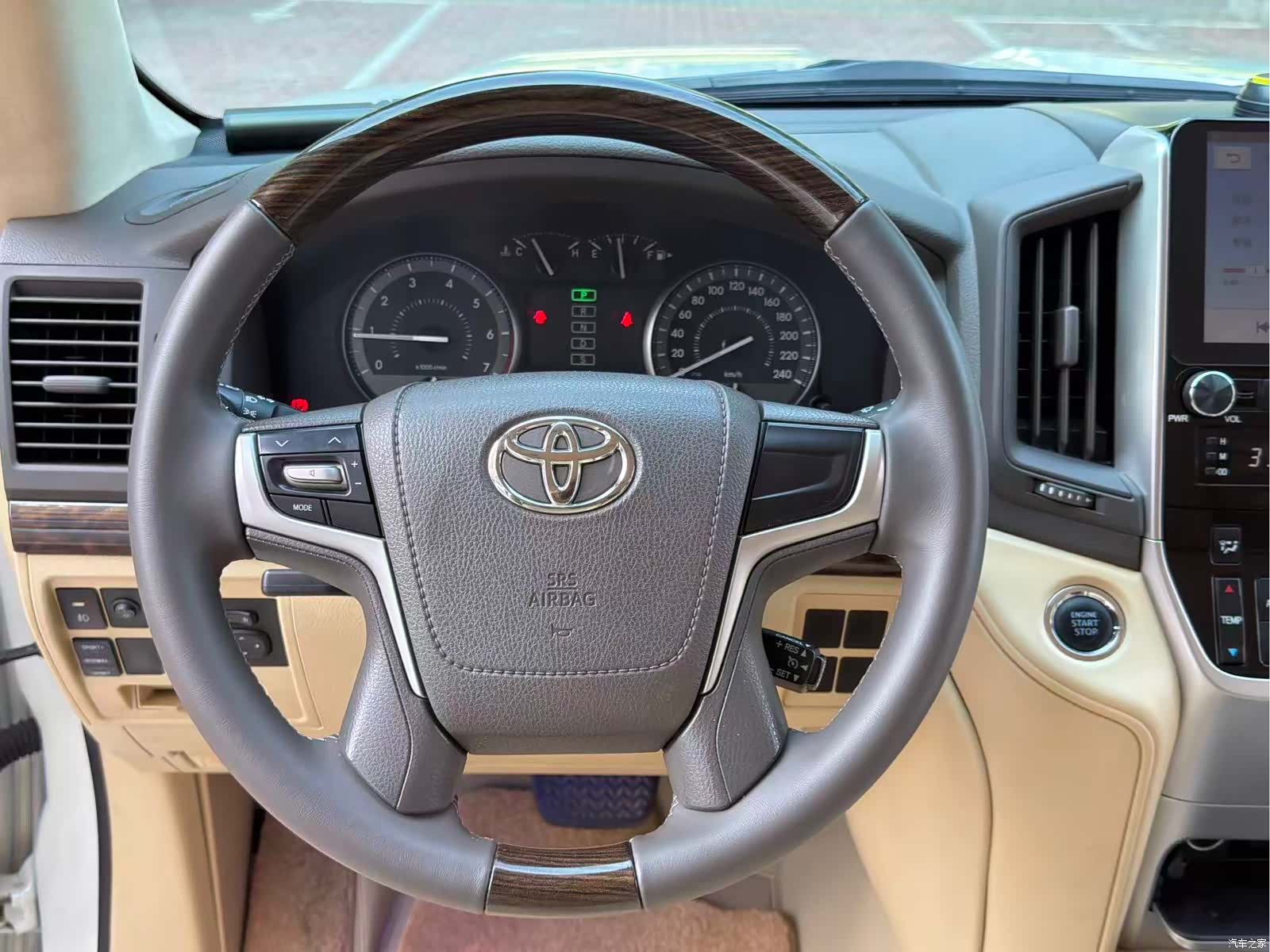 Toyota Land Cruiser, 2016 11