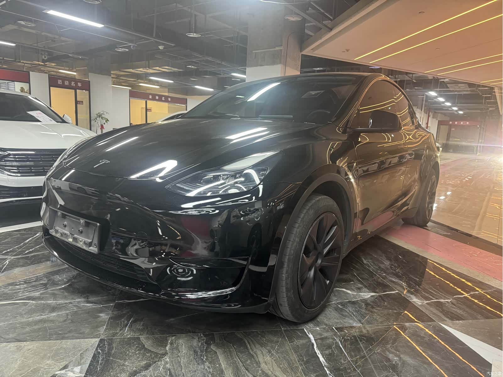 Tesla Model Y, 2023 1