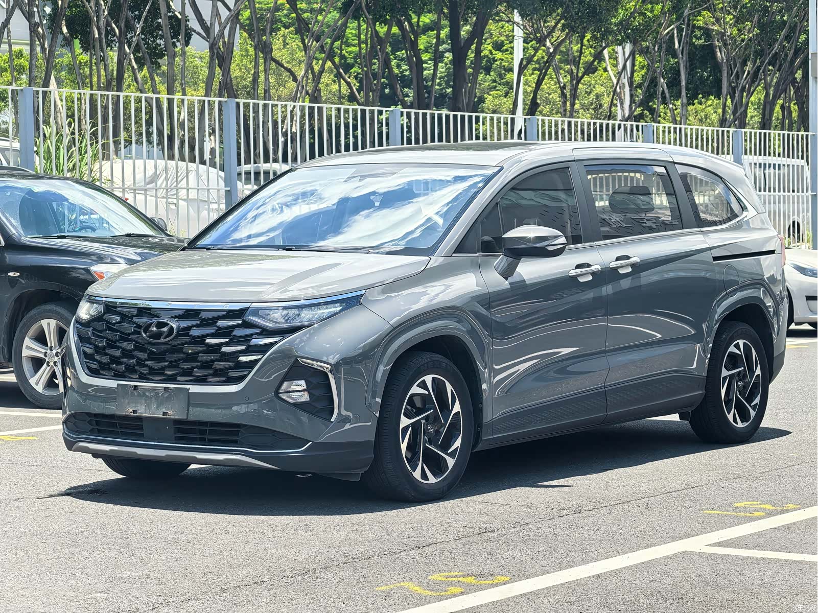Hyundai Custo