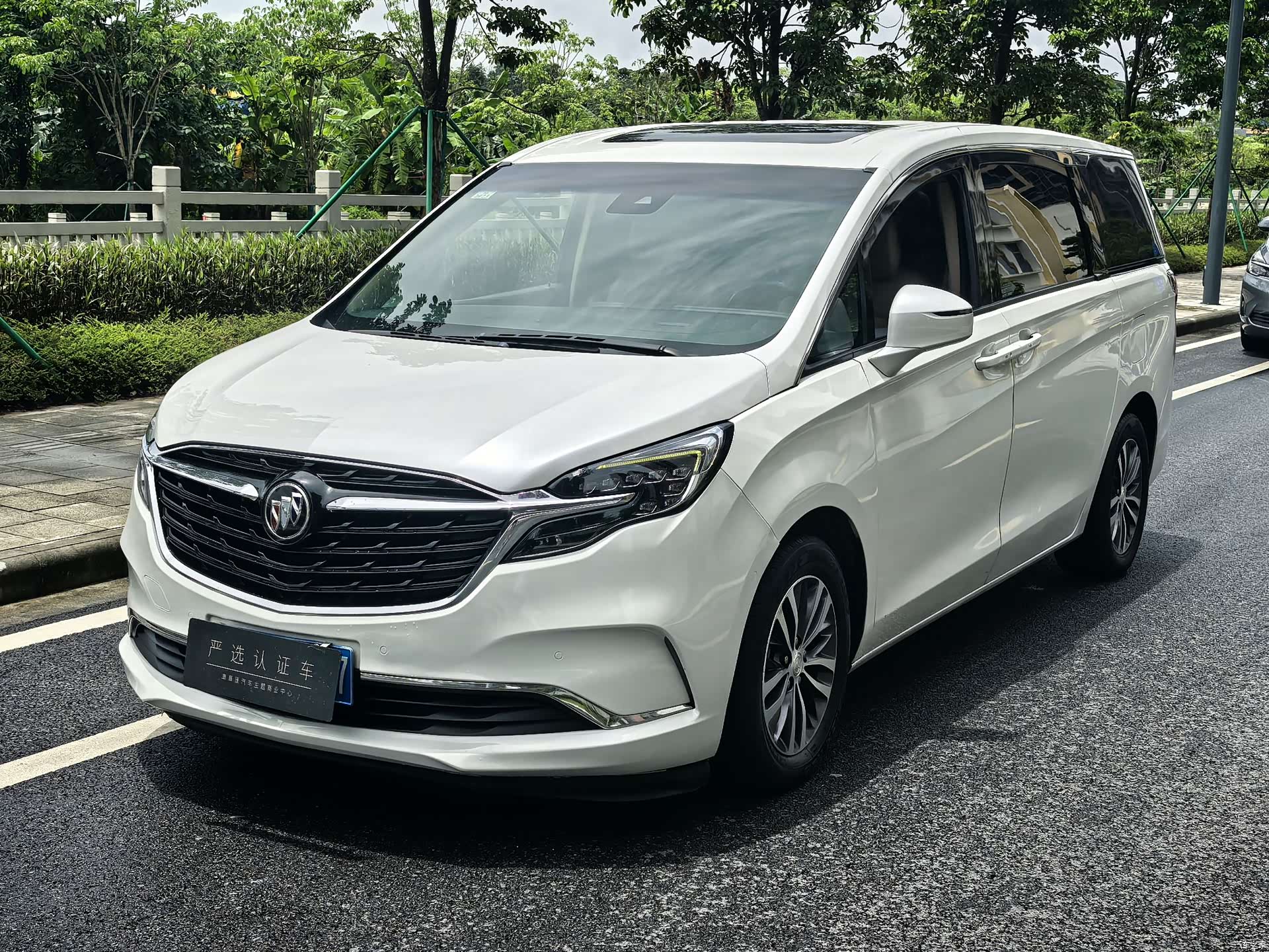 Buick GL8