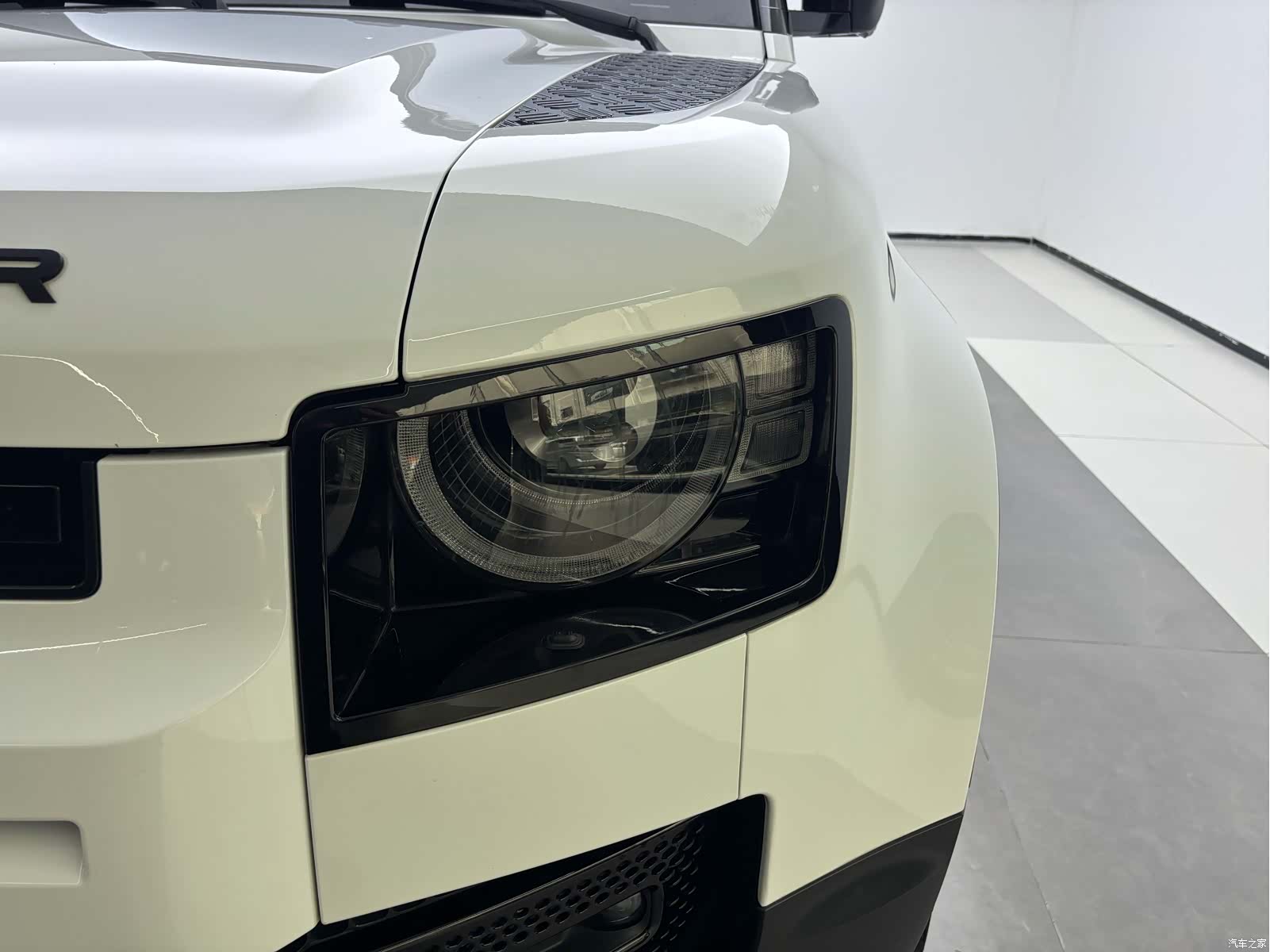 Land Rover Defender, 2022 3