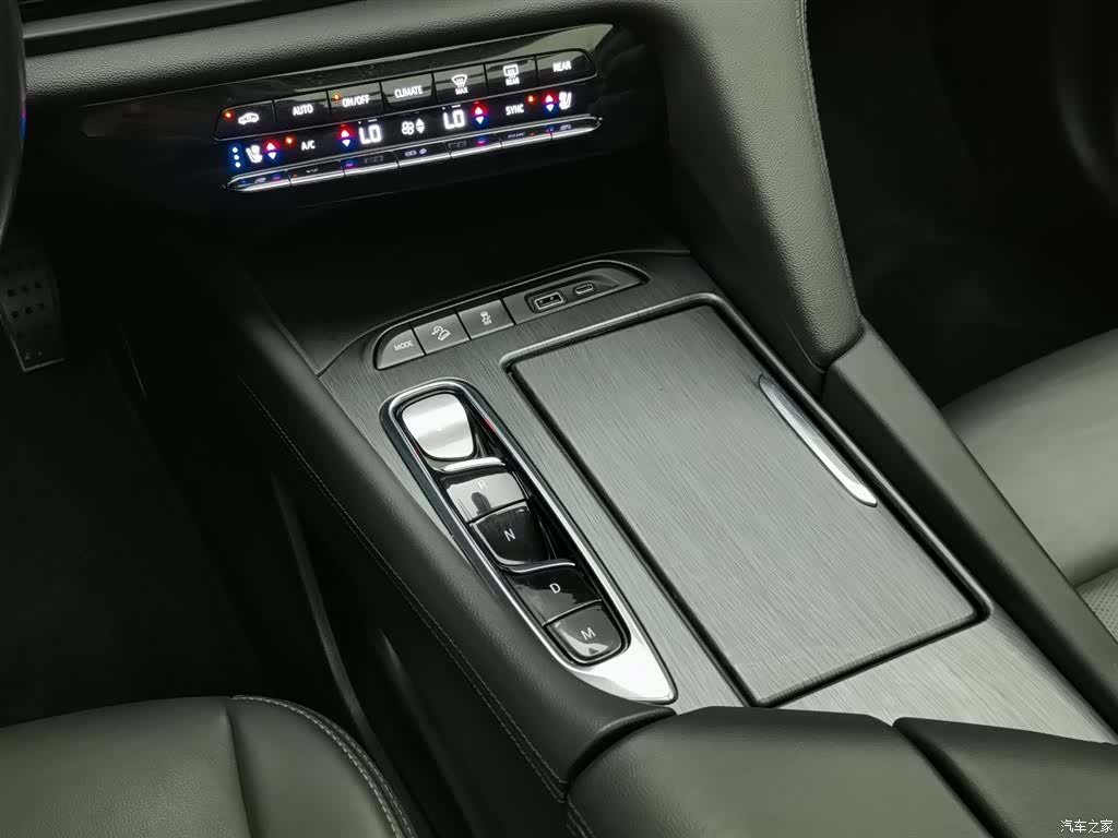 Buick Enclave, 2023 13