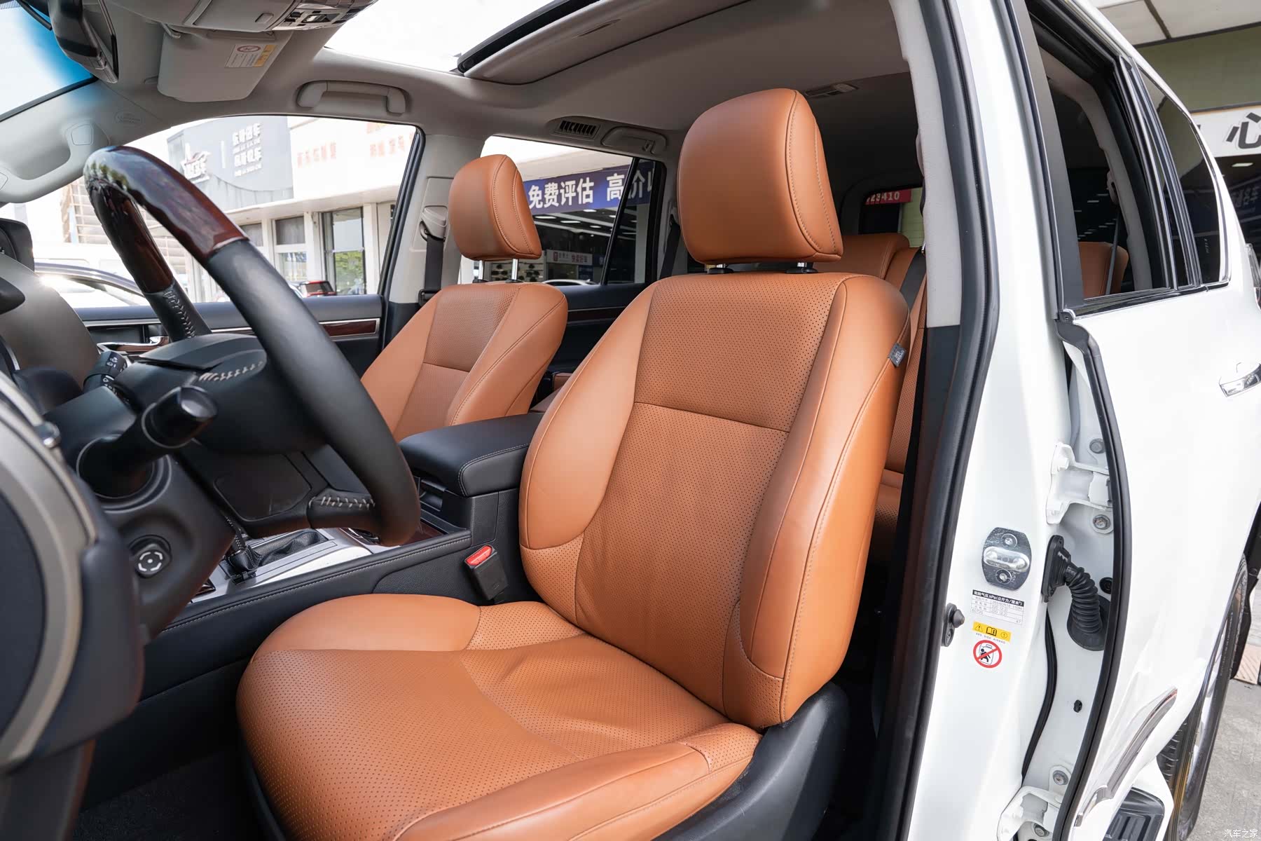 Lexus GX, 2015 11