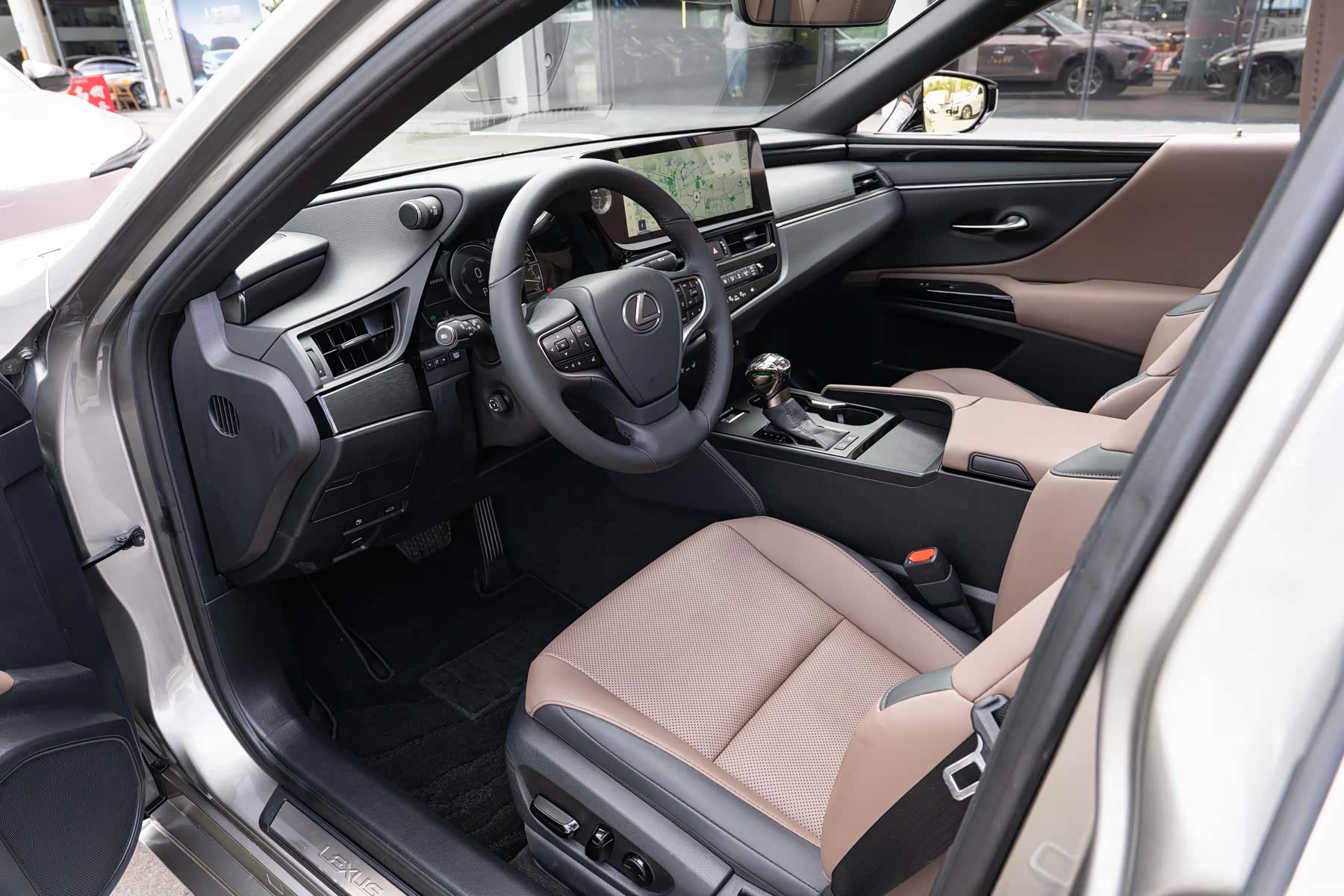 Lexus ES, 2023 9