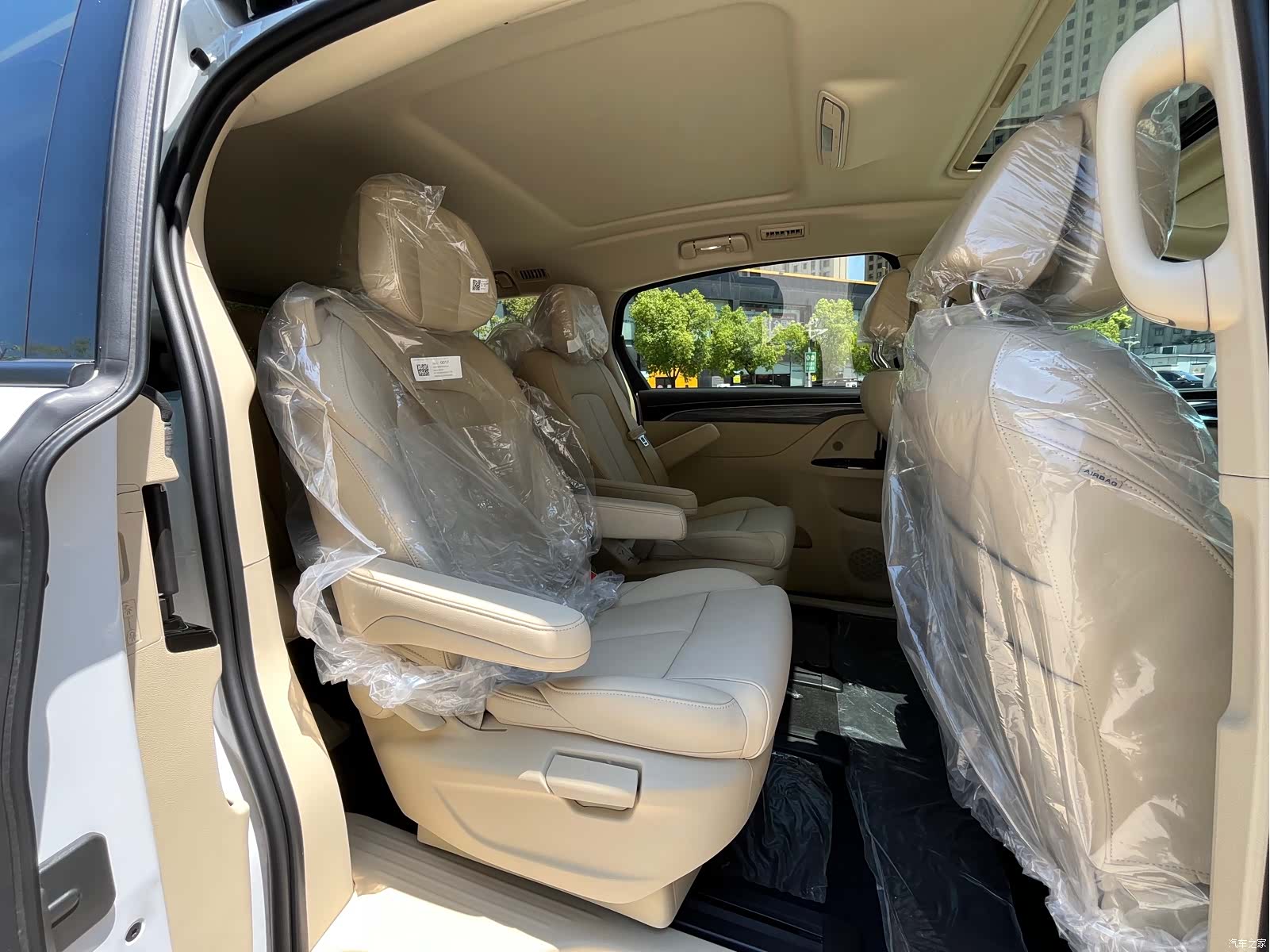 Buick GL8, 2025 18