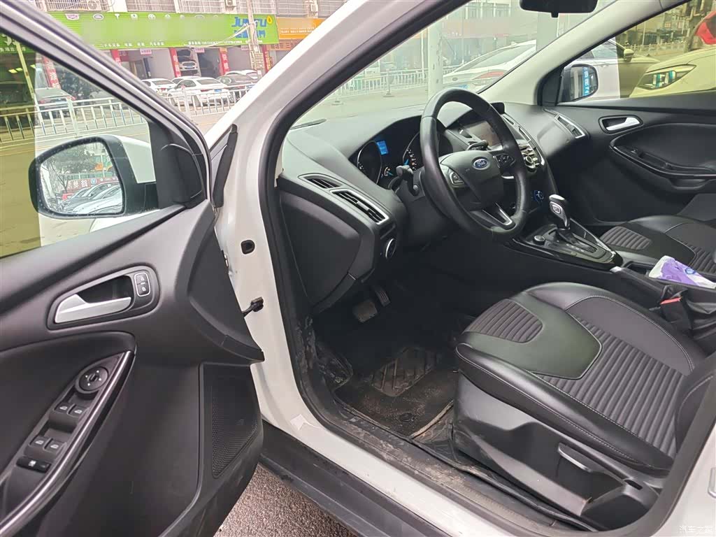 Ford Focus, 2018 12