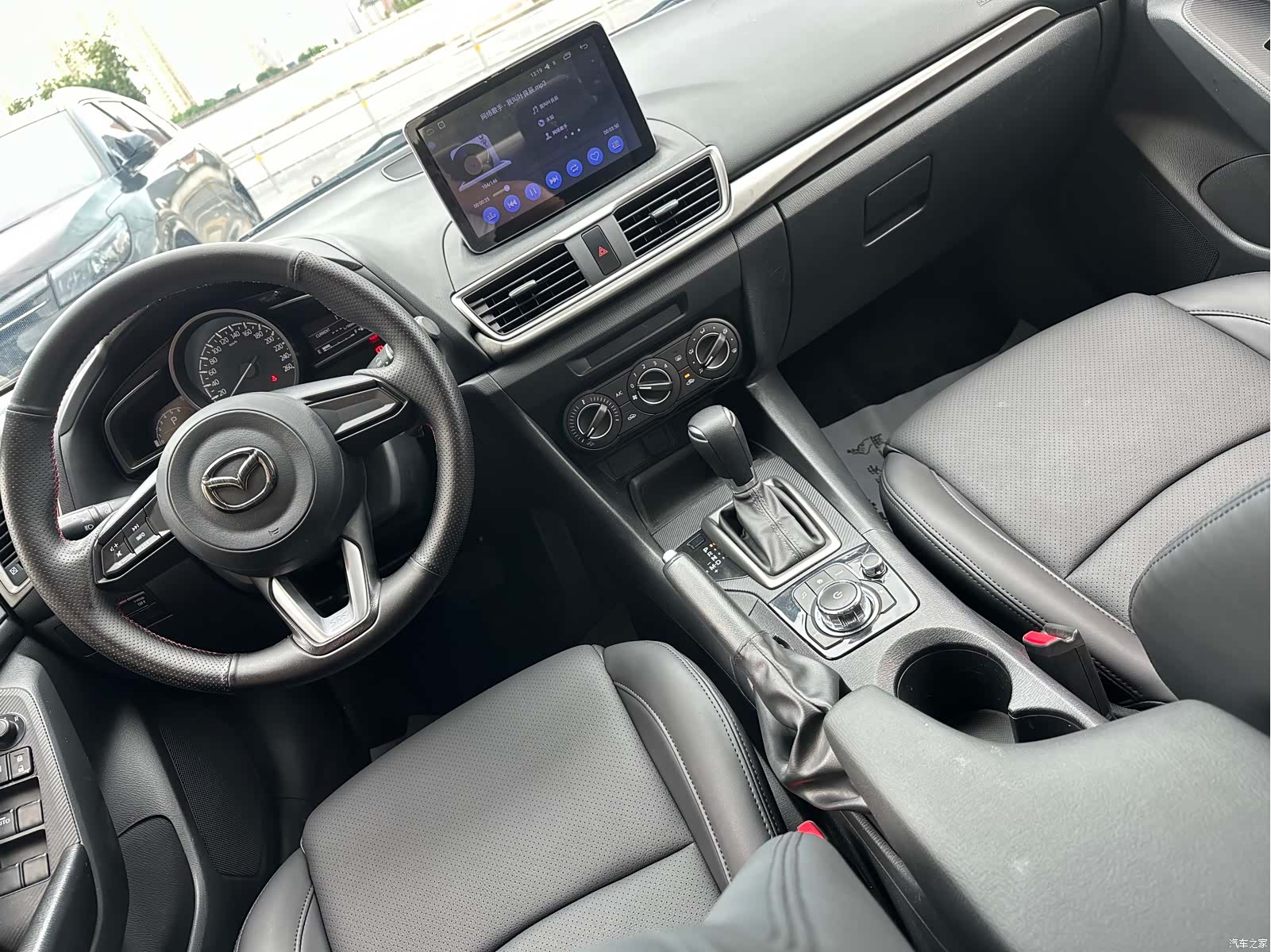 Mazda Mazda3, 2017 12