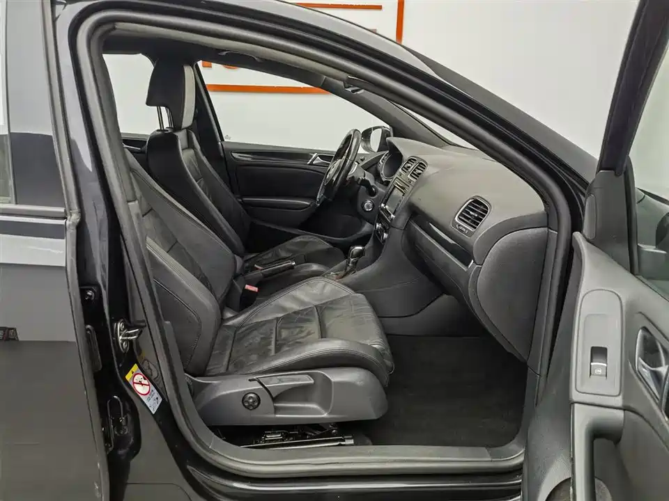 Volkswagen Golf GTI