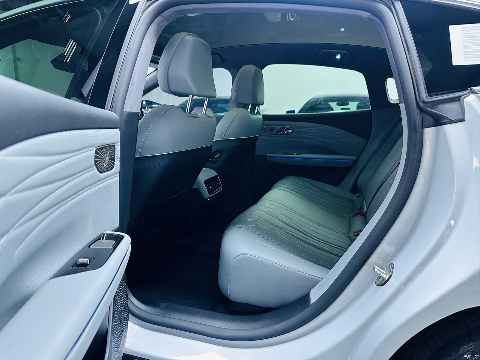 Geely E8, 2025 9