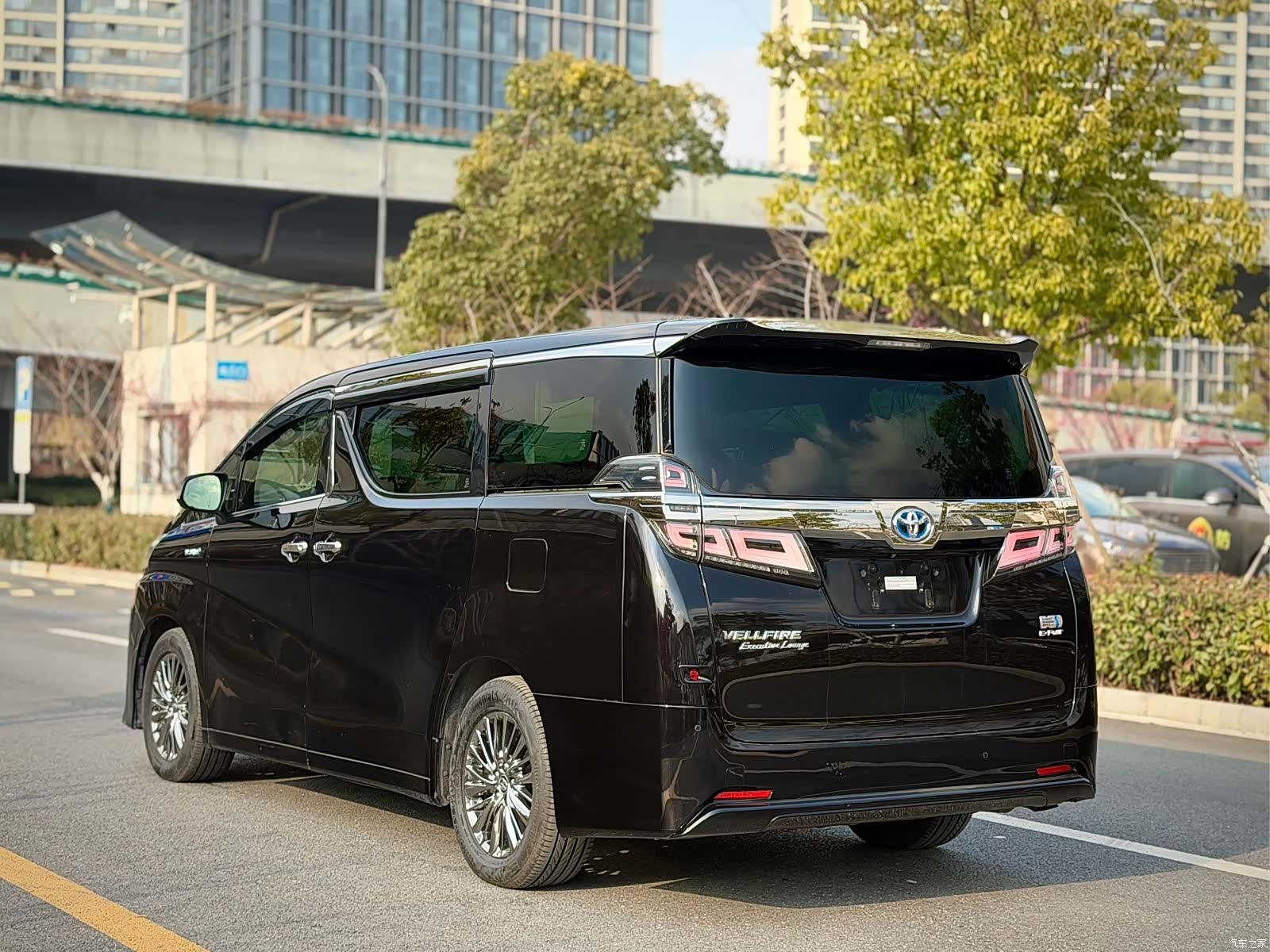 Toyota Vellfire, 2020 6