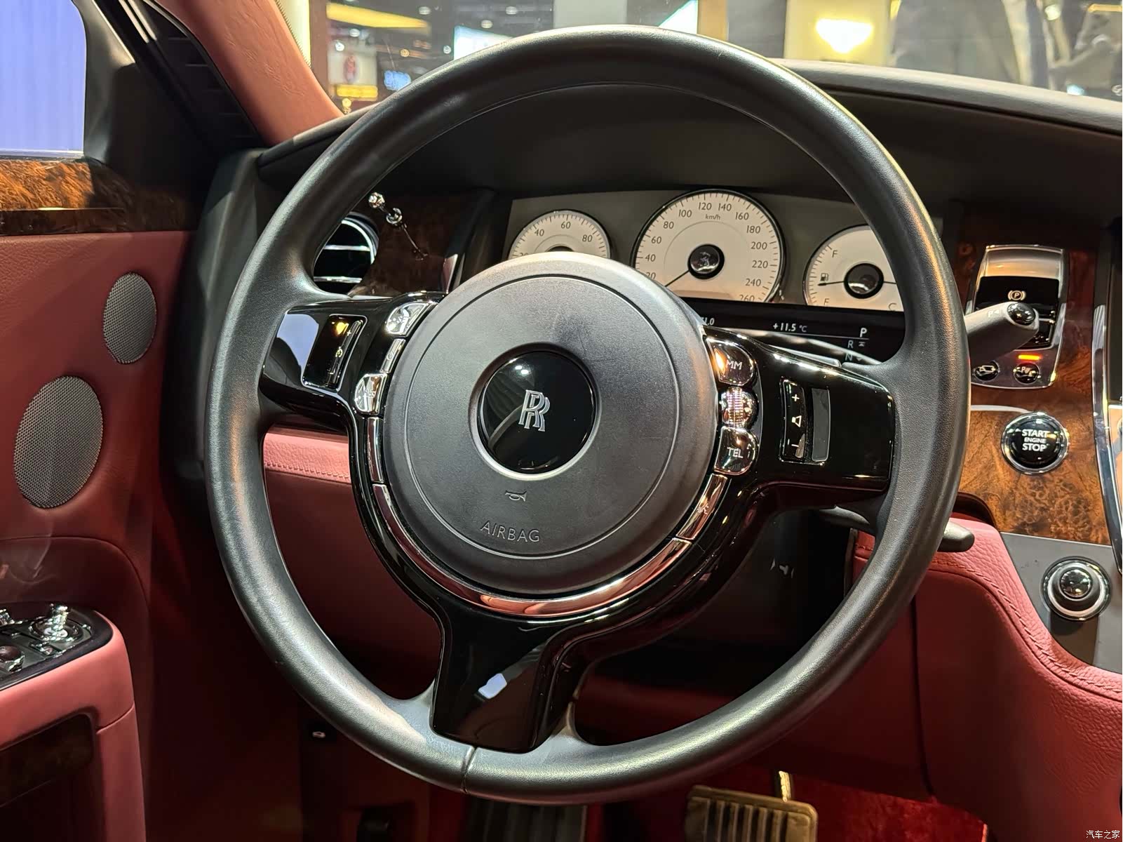 Rolls-Royce Ghost, 2015 10