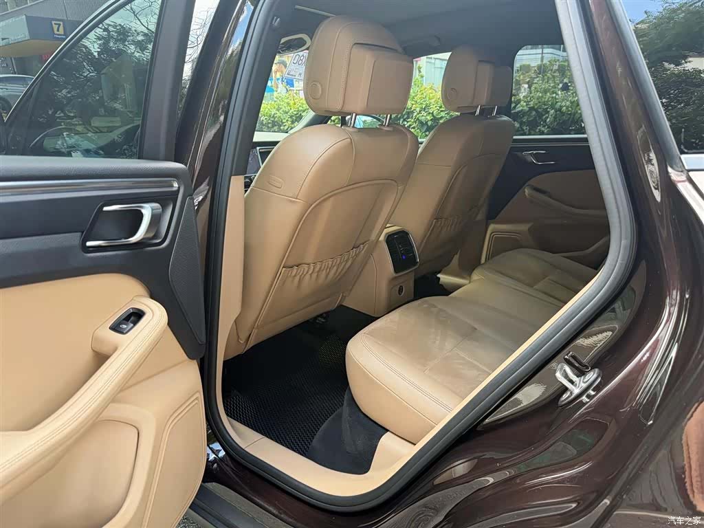 Porsche Macan, 2018 все фото