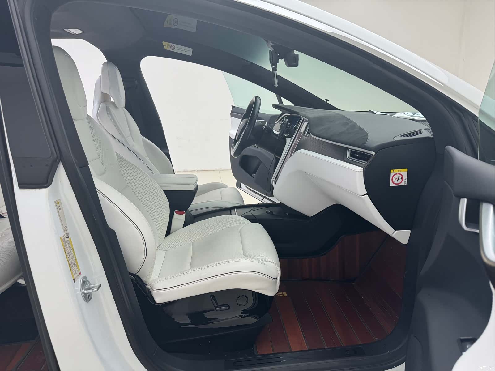 Tesla Model X, 2016 10