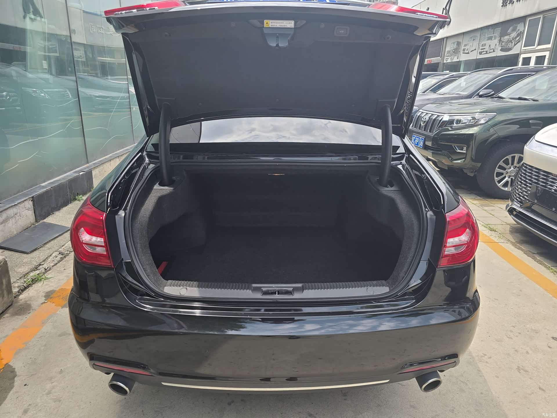 Hongqi H7, 2023 12