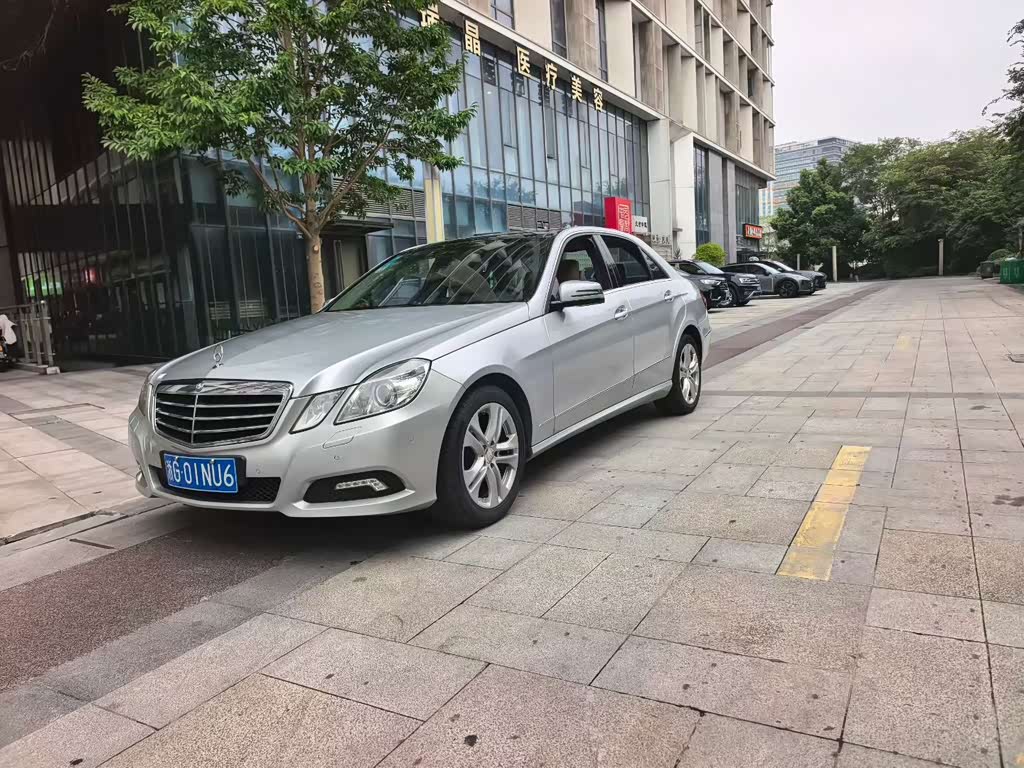Mercedes-Benz E-Class E ( ) 2010 E 300 Luxury