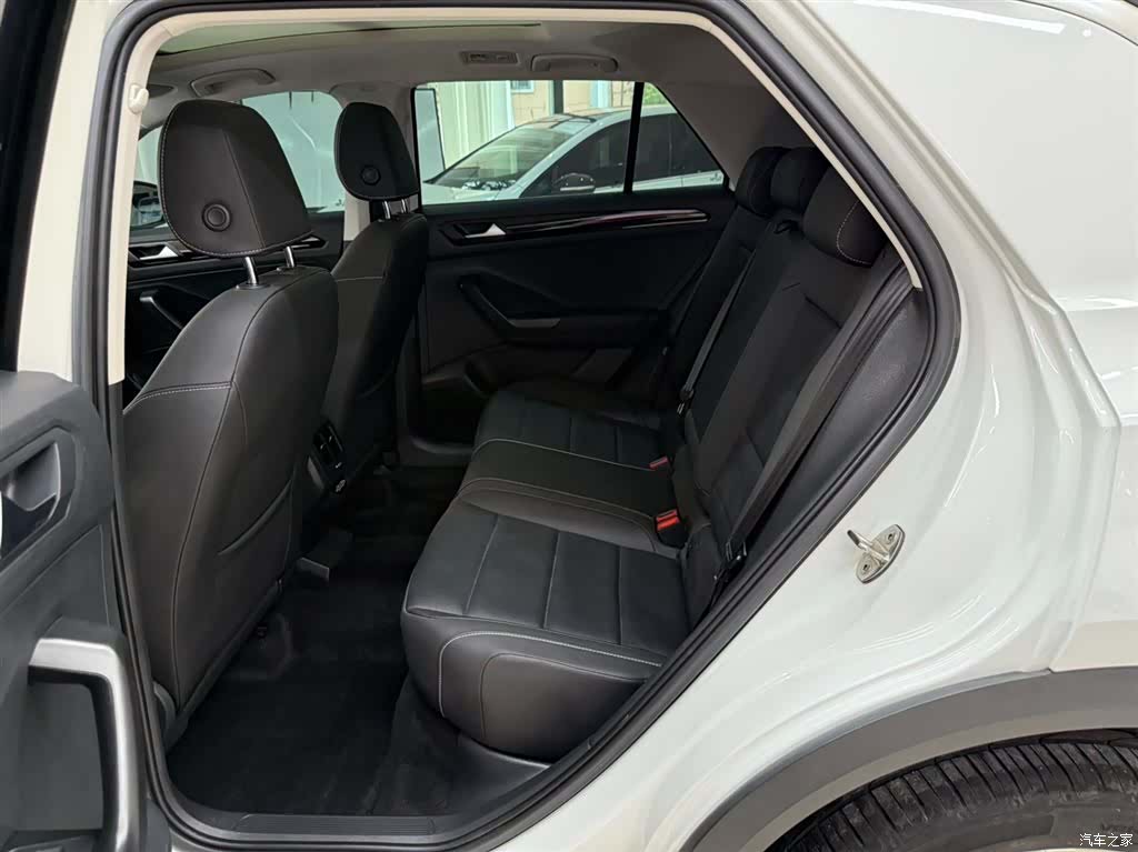 Volkswagen T-ROC, 2023 18