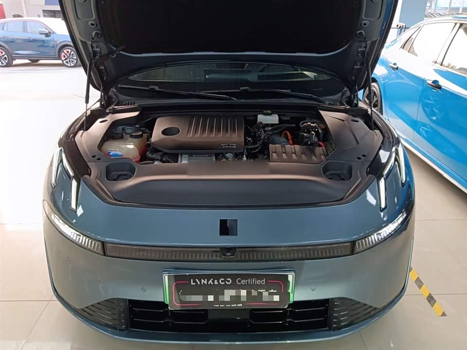 Lynk & Co 07 EM-P