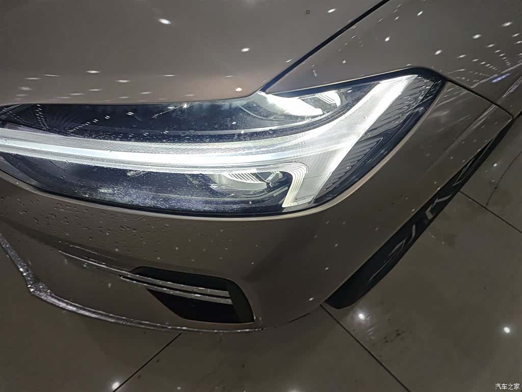 Volvo XC60, 2023 24