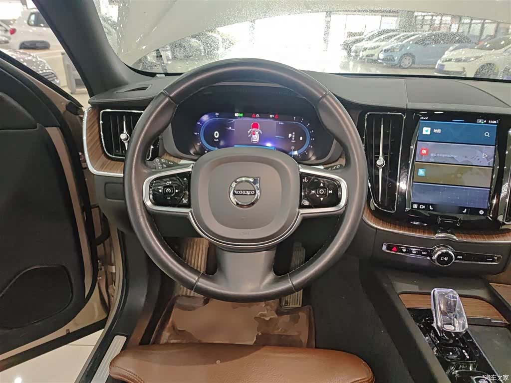 Volvo XC60, 2023 11