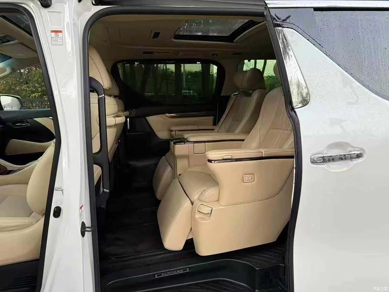 Toyota Alphard, 2019 7