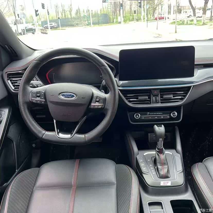 Ford Focus, 2023 4