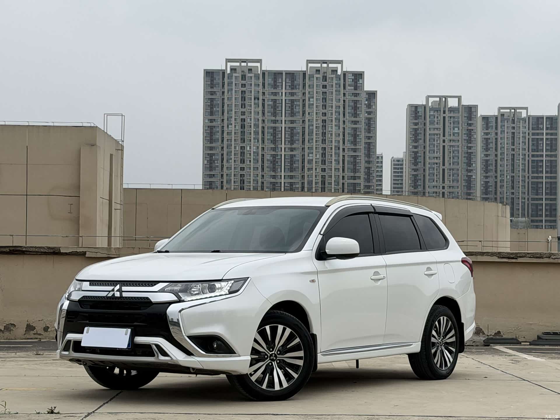 Mitsubishi Outlander, 2022 1